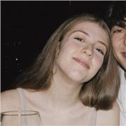 Studentessa liceale (liceo scientifico, quinto anno). Sono un'amante della letteratura e più in particolare di quella inglese. Ho sviluppato una passione per la lingua nel corso degli ultimi 4-5 anni e sono felice di aver raggiunto ottimi risultati